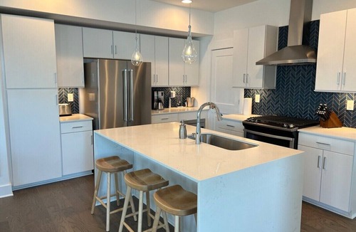 Biddleville House | Gorgeous Townhouse 3 King Bedroom Suites