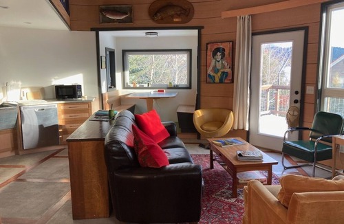 Philipsburg House | Grain Bin House in the Heart of Philipsburg