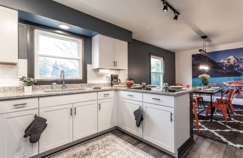 Westfield House | Grand Park Team Stay 5BD/2.5BA/4BR/Deck/Yard