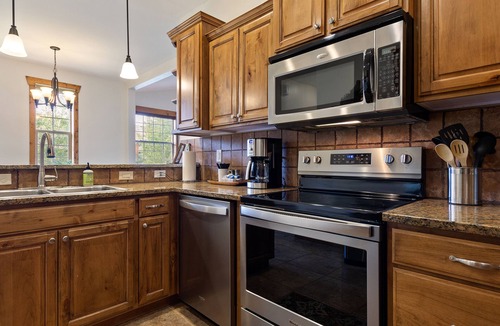 Driggs Condo | Grand View Condo with view of the Tetons - Sleeps 7