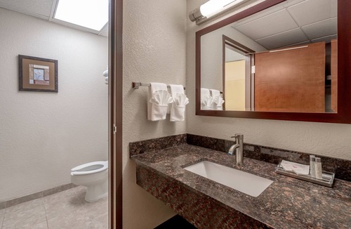Williston Hotel | Grand Williston Hotel & Conference Center