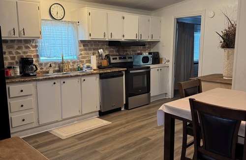 Saint Elmo House | Grandbay Oasis