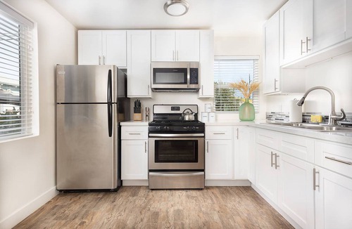 Stockton Apartment | Grant Hill 2 Unit Buyout (II & III) by AvantStay | 7 BR 2 Unit Home w/ Patio