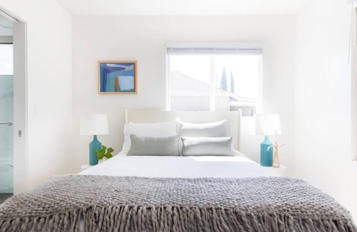 Stockton Apartment | Grant Hill 2 Unit Buyout (II & III) by AvantStay | 7 BR 2 Unit Home w/ Patio