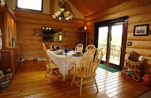 Kalispell Bed & Breakfast | Gray's room Garrison Inn Montana bed and breakfast