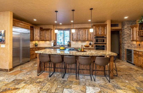 Sunriver House | Great Fall Rates, Grand, 5 On Suites, Chef's Kitchen, Hot Tub, NO Resort Fees