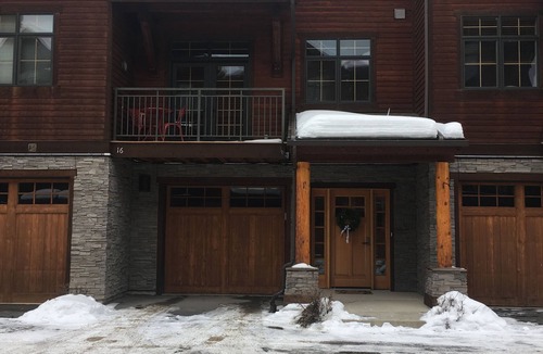 Big Sky Meadow Village Condo | Great family Getaway! Close to skiing, shopping & dinning.