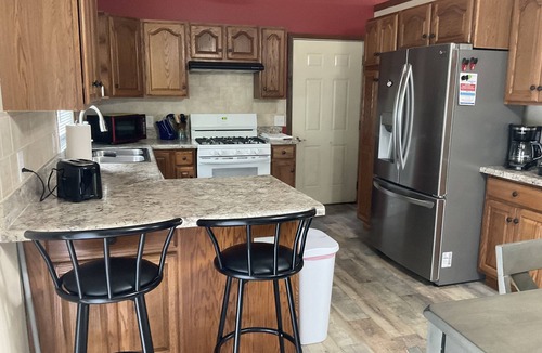 Howard House | Great Home for Golfers - 5 minutes to Apple Valley Golf Course.
