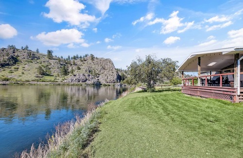 Cascade House | Great house on the banks of the Mighty Mo