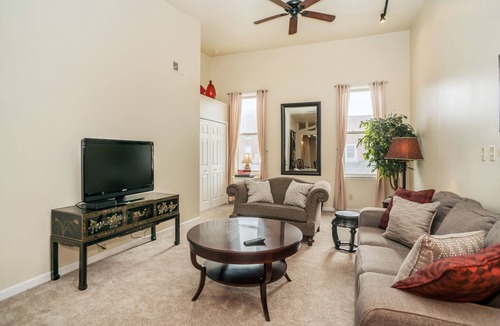 Northville Condo | Great loft in the heart of downtown Northville