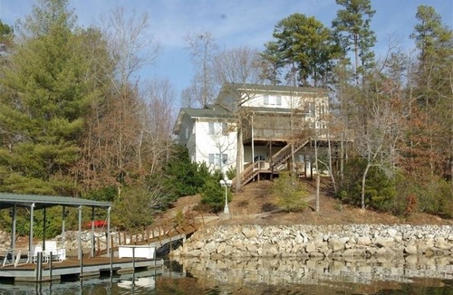 Turtlehead House | Great Multi-Generation Vacation Home on Beautiful Lake Keowee!