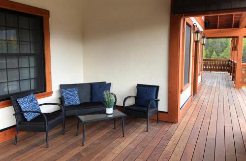 West Glacier Cabin | Great Northern Resort (Lodge)