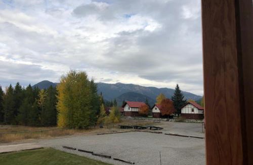 West Glacier Cabin | Great Northern Resort (Lodge)