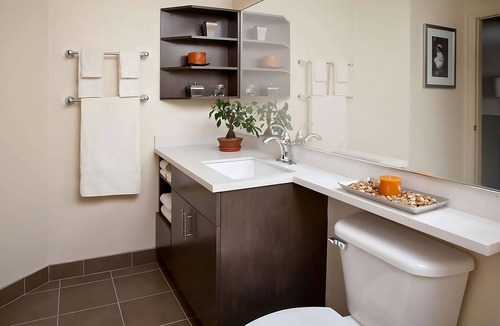 Southfield Hotel | Great Relaxing Overnight Stay! Convenient Room w/Kitchen, FREE Parking
