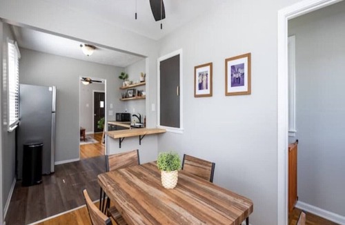 Speedway House | Great Speedway location with huge garage. 1-2 blocks from Lot 2 entrance to IMS