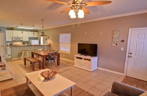 South Padre Island Condo | Great Winter Rates Just 220 steps to the beach