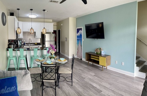 Gulfport House | Green Beach House,Sleep 8, Swimming Pool, Gated,Casinos