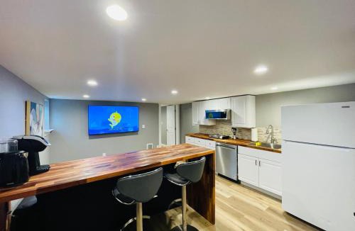Phinney Ridge Villa | Green Lake 1st Line Home C Full Modern Remodeled