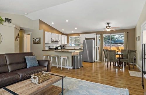 Veterans Park House | Greenbelt Oasis Near Downtown!