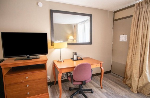 Greensboro Apartment | Greensboro| King bed|smoking