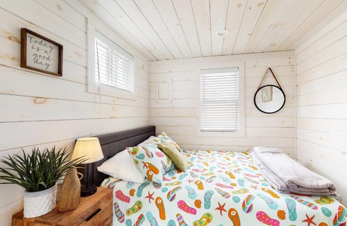 Dennis Port House | Grey Pearl