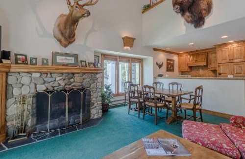 Warm Springs House | Greyhawk Condo 10