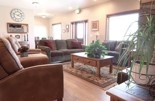 Heyburn House | Greystone Crossing Suite #9