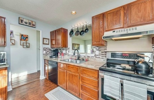 Charlotte House | Grill Patio Pet Friendly 3BR