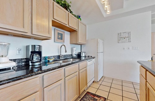 South Padre Island Condo | Group-friendly retreat with private deck - 3-minute walk to beach