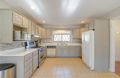 Durham House | Group-Friendly Durham Home 6 Mi to Duke University