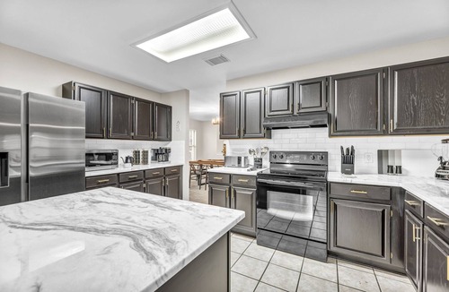 Gruene House | Gruene River Getaway - Large Luxury Modern Home - Walk to Historic Gruene