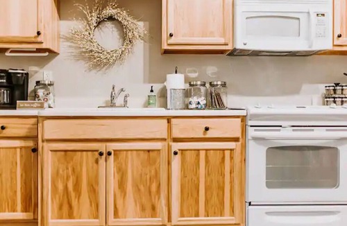 Gruene Apartment | GrueneGusthaus#1| Private Condo +Golf Cart Rentals