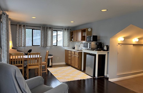 South Pasadena Apartment | Guest Suite Annex in the charming upscale South Pasadena