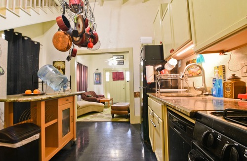 Algiers Point House | GUITAR HOUSE OF NEW ORLEANS - SAFE,QUITE - SUPER BOWL SPECIAL FEB, 9th 2025