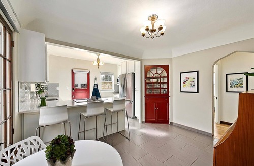 North End House | #HabitueHomes - Hand House - Hot Tub! 3 Floors!