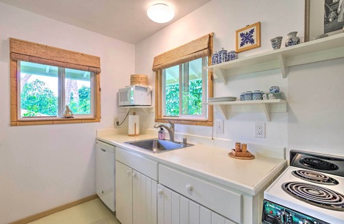 Wailua Cottage | 'Hale Iki' Kapa'a Cottage - 1 Block to Beach!