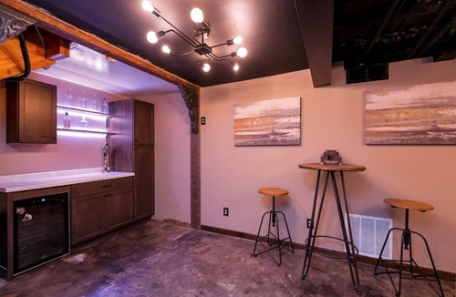Great Falls House | Half Acre/Fenced Yard | Near Airport | Fire Pit| Pets Allowed