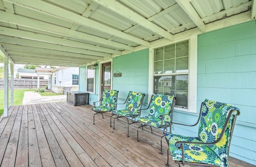 Long Mott House | Half-Mi to Seadrift Harbor: Seadrift Home w/Deck