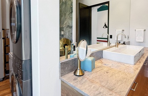 West Glacier House | Halfmoon Camp | Luxury Near Glacier