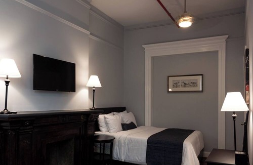 Upper Manhattan Apartment | Hamilton House Apartment 7 with 2 Rooms & Private Bathroom in Manhattan NYC