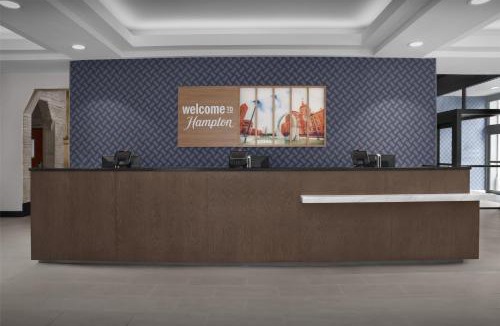 Wholesale District Hotel | Hampton Inn Indianapolis Downtown Across from Circle Centre