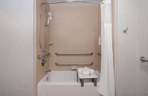 Pleasanton Hotel | Hampton Inn Pleasanton