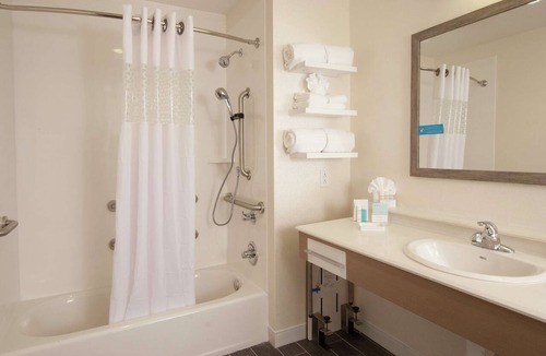 Augusta Hotel | Hampton Inn & Suites by Hilton Augusta-Washington Rd