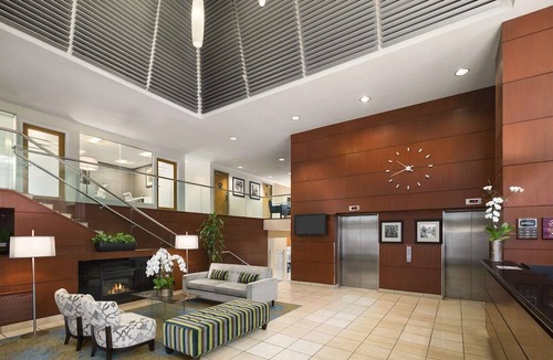 Central Hotel | Hampton Inn & Suites, by Hilton - Vancouver Downtown