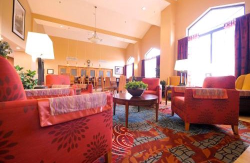 Craig Hotel | Hampton Inn & Suites Craig, CO