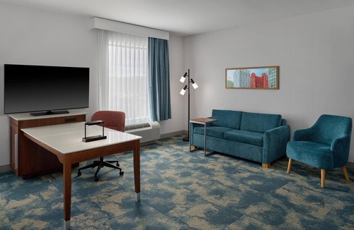 Troy Hotel | Hampton Inn & Suites Detroit/Troy