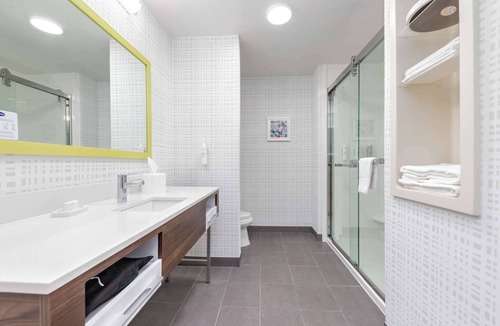 Clute Hotel | Hampton Inn & Suites Lake Jackson-Clute
