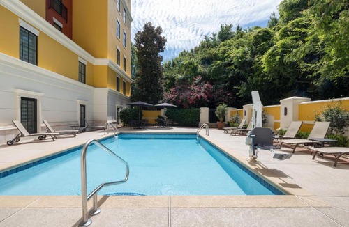 SouthPark Hotel | Hampton Inn & Suites South Park at Phillips Place