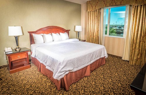 Southwest Ada County Alliance Hotel | Hampton Inn & Suites Boise/Spectrum