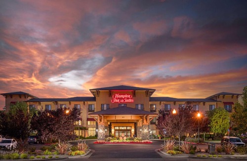 Windsor Hotel | Hampton Inn & Suites Windsor-Sonoma Wine Country